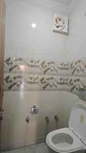 Bathroom Image of 900 Sq.ft 2 BHK Builder Floor for rent in Hari Nagar New Delhi for Rs. 23000