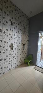 Bathroom Image of 3370 Sq.ft 4 BHK Apartment / Flat for sale in Mahagun Mezzaria, Sector 78 Noida for Rs. 55000000