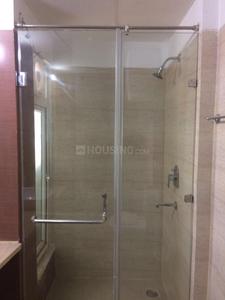 Bathroom Image of 2450 Sq.ft 4 BHK Apartment / Flat for sale in Mahagun Moderne, Sector 78 Noida for Rs. 36000000