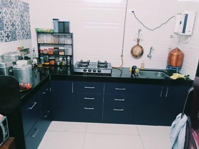 Kitchen Image of 900 Sq.ft 2 BHK Apartment / Flat for rent in Vastushodh Cavansite, Warje Pune for Rs. 35000