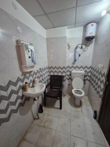Bathroom Image of 842 Sq.ft 2 BHK Apartment / Flat for rent in Wish Uma Aangan, Hasampura Jaipur for Rs. 18000