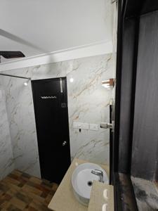Bathroom Image of 1410 Sq.ft 2 BHK Apartment / Flat for rent in Golden Sand Apartments Phase 2, Dhakoli Zirakpur for Rs. 36000
