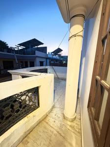 Balcony Image of 1500 Sq.ft 2 BHK Builder Floor for rent in Rajajipuram Lucknow for Rs. 14000