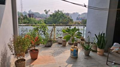 Balcony Image of 850 Sq.ft 2 BHK Duplex for rent in Suryalok Colony Agra for Rs. 10500