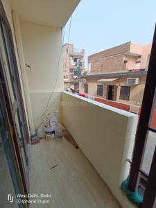 Balcony Image of 720 Sq.ft 2 BHK Builder Floor for rent in Tagore Garden Extension New Delhi for Rs. 32000