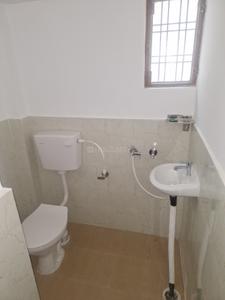 Bathroom Image of 1100 Sq.ft 1 BHK Independent House for rent in Indira Nagar Lucknow for Rs. 12000