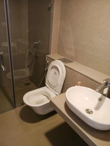 Common Bathroom Image of 1350 Sq.ft 3 BHK Apartment / Flat for sale in Lodha Aura, Sion Mumbai for Rs. 44000000