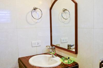Bathroom Image of 1750 Sq.ft 3 BHK Apartment / Flat for sale in Andheri West Mumbai for Rs. 65000000