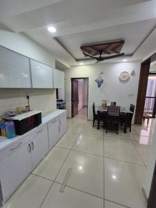 Image of 1705 Sq.ft 3 BHK Apartment / Flat for rent in Darshanam Central Park, Sayajiganj, Vadodara for Rs. 33000
