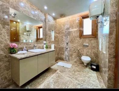 Bathroom Image of 1000 Sq.ft 2 BHK Builder Floor for rent in Hari Nagar New Delhi for Rs. 30000