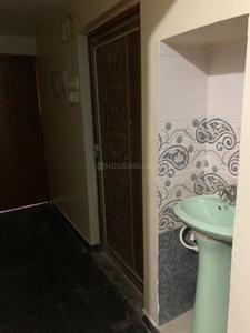 Bathroom Image of 1000 Sq.ft 2 BHK Builder Floor for rent in Indira Nagar Lucknow for Rs. 12000