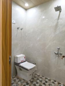 Bedroom One Image of 950 Sq.ft 2 BHK Builder Floor for sale in Indirapuram Ghaziabad for Rs. 6800000