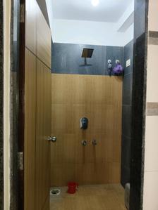 Common Bathroom Image of 650 Sq.ft 1 BHK Apartment / Flat for rent in Dynamic Crest Phase I Rimo Everest, Khidkali Thane for Rs. 14000