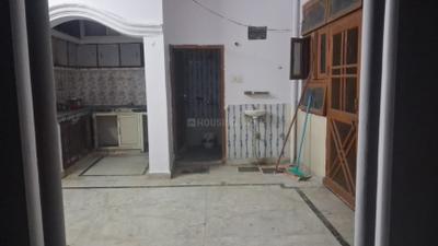 Living Room Image of 800 Sq.ft 2 BHK Builder Floor for rent in Phool Bagh Colony Lucknow for Rs. 9000