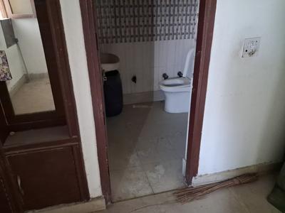 Image of 1300 Sq.ft 3 BHK Apartment / Flat for sale in Krishi Apartments, Vikaspuri, New Delhi for Rs. 16800000