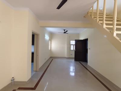 Living Room Image of 2000 Sq.ft 4 BHK Apartment / Flat for sale in Madhur Jeevan Apartments, Sector 56 Gurgaon for Rs. 25100000