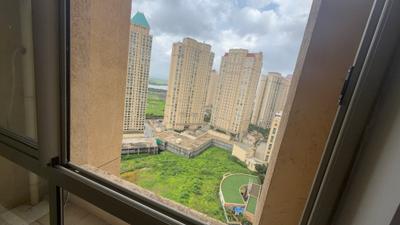 Balcony Image of 650 Sq.ft Studio Apartment / Flat for rent in Hiranandani Solitaire, Thane West Thane for Rs. 33000