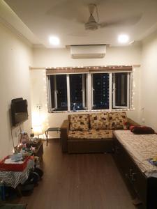 Gallery Cover Image of 340 Sq.ft 1 RK Apartment / Flat for rent in Royal Palms Garden View, Goregaon East for Rs. 20000