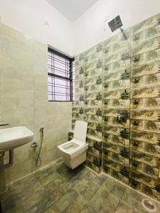 Bathroom Image of 2700 Sq.ft 4 BHK Independent House for rent in Bilhari Jabalpur for Rs. 20000