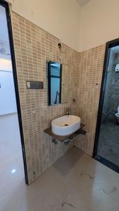 Bathroom Image of 1080 Sq.ft 2 BHK Apartment / Flat for rent in Evershine Nagar, Malad West Mumbai for Rs. 60000