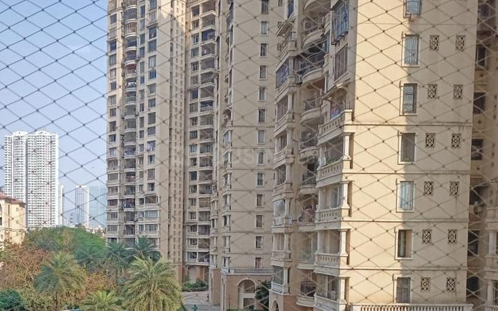 Mahindra Eminente Main Image 1