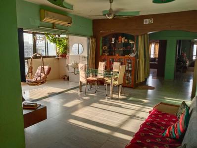 Living Room Image of 2300 Sq.ft 3.5 BHK Apartment / Flat for sale in Satellite Ahmedabad for Rs. 14500000
