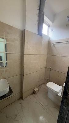 Bathroom Image of 350 Sq.ft 1 RK Apartment / Flat for rent in L I G Colony Indore for Rs. 14599