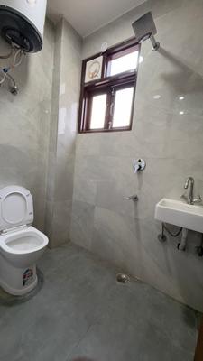Bathroom Image of 450 Sq.ft 1 BHK Apartment / Flat for rent in Chhattarpur New Delhi for Rs. 19000