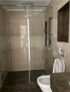 Bathroom Image of 2100 Sq.ft 3 BHK Apartment / Flat for rent in Lokhandwala Minerva, Worli Mumbai for Rs. 365000