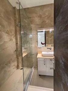Bathroom Image of 2000 Sq.ft 3 BHK Builder Floor for sale in RWA Malviya Block B1, Malviya Nagar New Delhi for Rs. 42600000