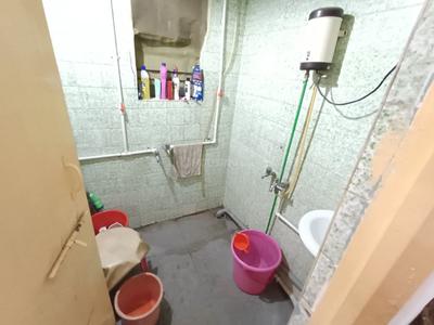 Bathroom Image of 650 Sq.ft 1 BHK Apartment / Flat for rent in Erandwane Pune for Rs. 26000