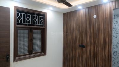 Bedroom Image of 540 Sq.ft 2 BHK Builder Floor for sale in Laxmi Nagar New Delhi for Rs. 5500000