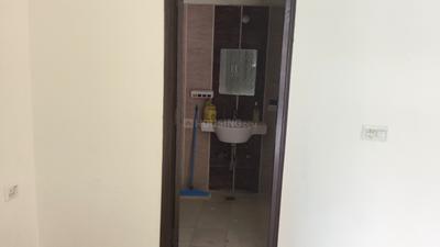 Image of 1785 Sq.ft 3 BHK Apartment / Flat for rent in Kingswood Court, Crossings Republik, Ghaziabad for Rs. 24000