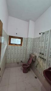 Bathroom Image of 600 Sq.ft 2 BHK Builder Floor for rent in Khushhalpur Moradabad for Rs. 9500