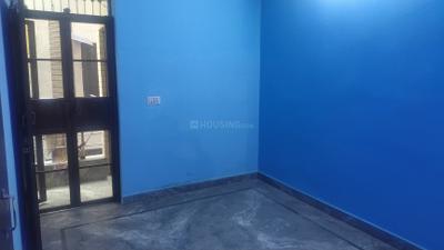 Bedroom Image of 1000 Sq.ft 3 BHK Builder Floor for rent in Harit Vihar RWA, Burari New Delhi for Rs. 10000