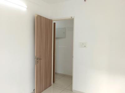 Bedroom Image of 1000 Sq.ft 3 BHK Apartment / Flat for rent in Godrej Emerald, Kasarvadavali Thane for Rs. 35000