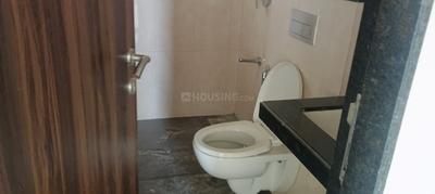 Bathroom Image of 950 Sq.ft 3 BHK Apartment / Flat for rent in Sheth Zuri, Thane West Thane for Rs. 65000
