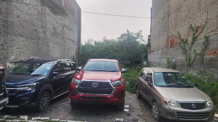 Sainik Colony, Sector 49 Main Image 1