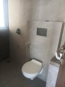 Bathroom Image of 1300 Sq.ft 3 BHK Apartment / Flat for rent in L&amp;T Crescent Bay Tower T2, Parel Mumbai for Rs. 215000