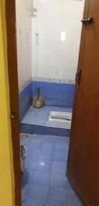 Bathroom Image of 1000 Sq.ft 2 BHK Builder Floor for rent in Thoraipakkam Chennai for Rs. 26000