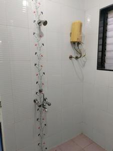 Common Bathroom Image of 580 Sq.ft 1 BHK Apartment / Flat for sale in Om Sagar Darshan CHS, Nerul Navi Mumbai for Rs. 10500000