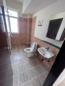 Bathroom Image of 1550 Sq.ft 3 BHK Apartment / Flat for sale in Jaypee Kensington Park Apartments, Sector 133 Noida for Rs. 14500000