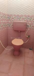 Bathroom Image of 650 Sq.ft 2 BHK Independent House for rent in Vettuvankani Chennai for Rs. 16000