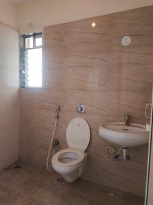 Common Bathroom Image of 800 Sq.ft 2 BHK Apartment / Flat for rent in Rajendra Dolphin Tower, Malad West Mumbai for Rs. 48000