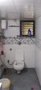 Bathroom Image of 700 Sq.ft 2 BHK Apartment / Flat for rent in Kandivali West Mumbai for Rs. 60000