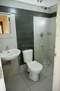 Bathroom Image of 1300 Sq.ft 2 BHK Apartment / Flat for rent in Thrippunithura Kochi for Rs. 32000
