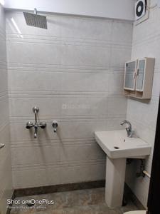 Bathroom Image of 450 Sq.ft 1 BHK Independent House for rent in Subhash Nagar New Delhi for Rs. 16000