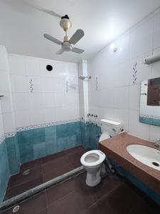 Bathroom Image of 2000 Sq.ft 3 BHK Builder Floor for rent in Karkardooma New Delhi for Rs. 50000