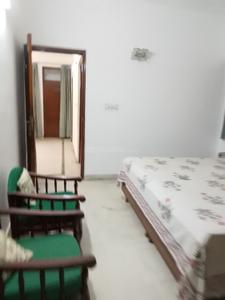 Bedroom Image of 1200 Sq.ft 2 BHK Builder Floor for rent in Swaraj Homes RWA Chittaranjan Park Block K, Chittaranjan Park New Delhi for Rs. 50000