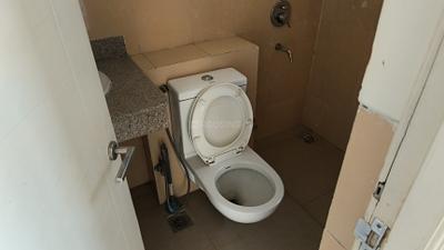 Image of 920 Sq.ft 2 BHK Apartment / Flat for sale in Emaar Emerald Estate, Sector 65, Gurgaon for Rs. 21500000